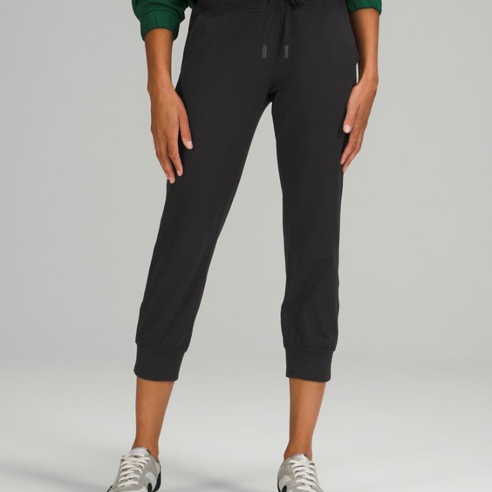 READY TO RULU JOGGER - size 2 NEW